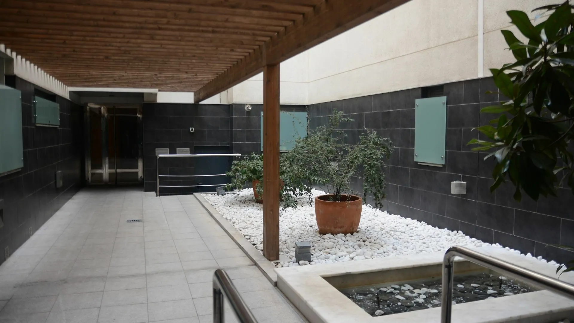 Enjoygranada Emir 3F Piscina Gym And Parking location